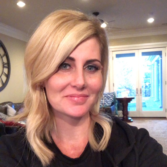 Meet your Posher, Tasha - Picture 3 of 6